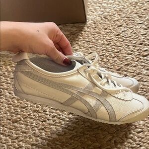 brand new onitsuka tiger white Mexico 66 in white cream and grey